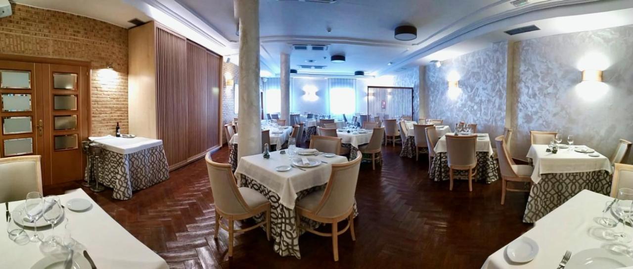 Hotel Los Conejos Mora Eksteriør billede